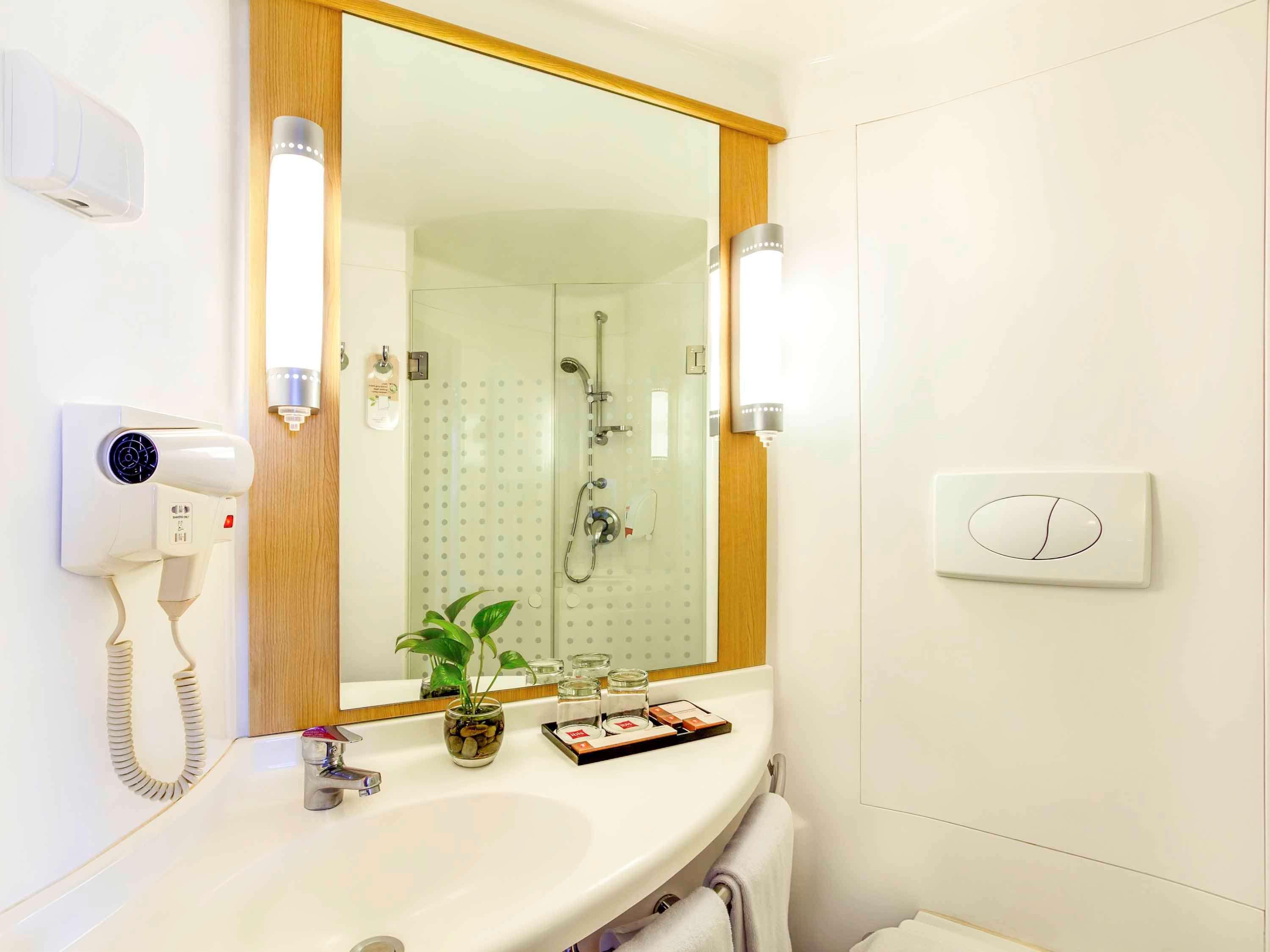 Ibis Surabaya City Center Eksteriør bilde