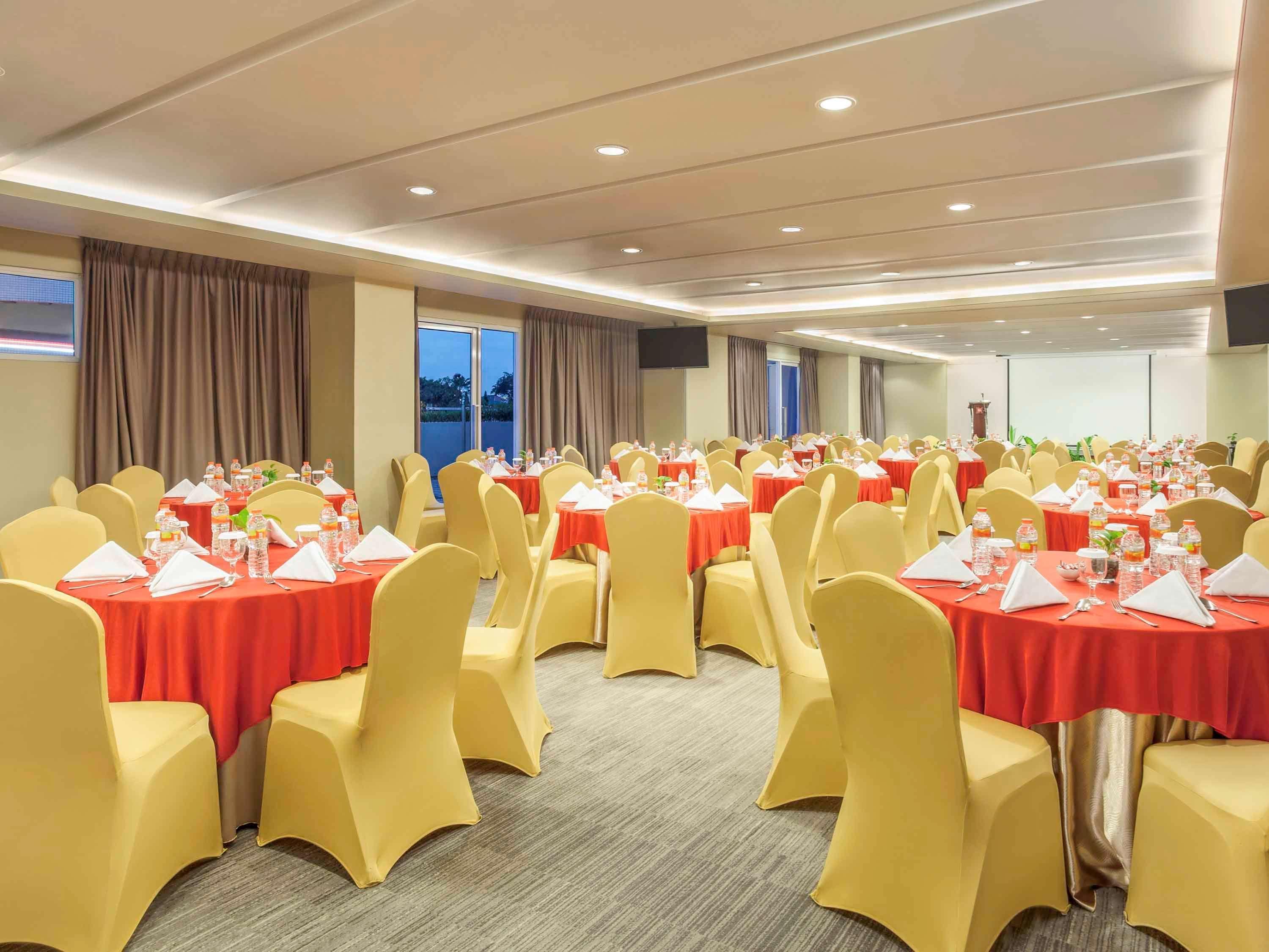 Ibis Surabaya City Center Eksteriør bilde