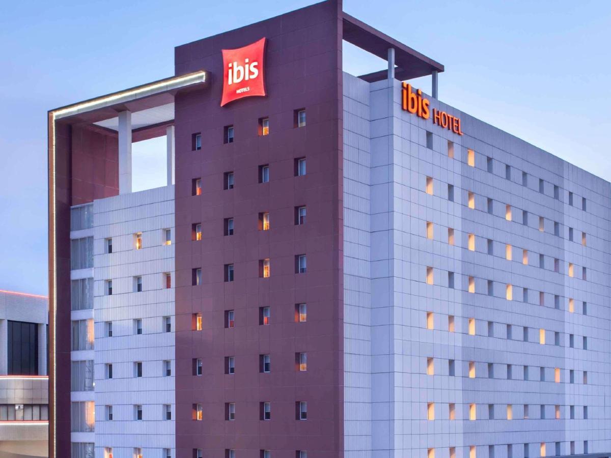 Ibis Surabaya City Center Eksteriør bilde