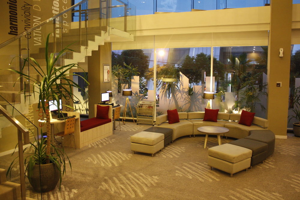 Ibis Surabaya City Center Eksteriør bilde