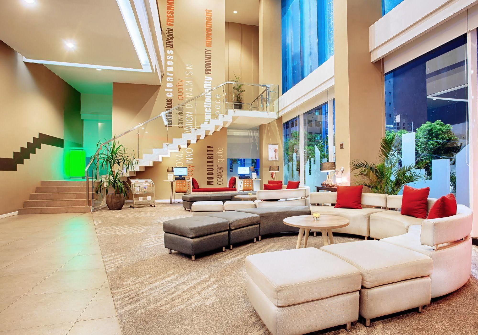 Ibis Surabaya City Center Eksteriør bilde